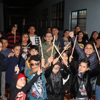 Estudiantes para recital de Batería y Percusión Latina de la E.M Amadeus.