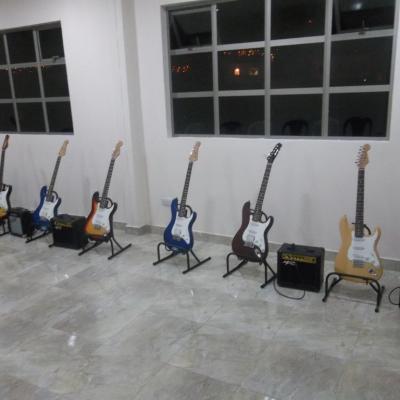 Sala de Guitarra Eléctrica E.M Amadeus